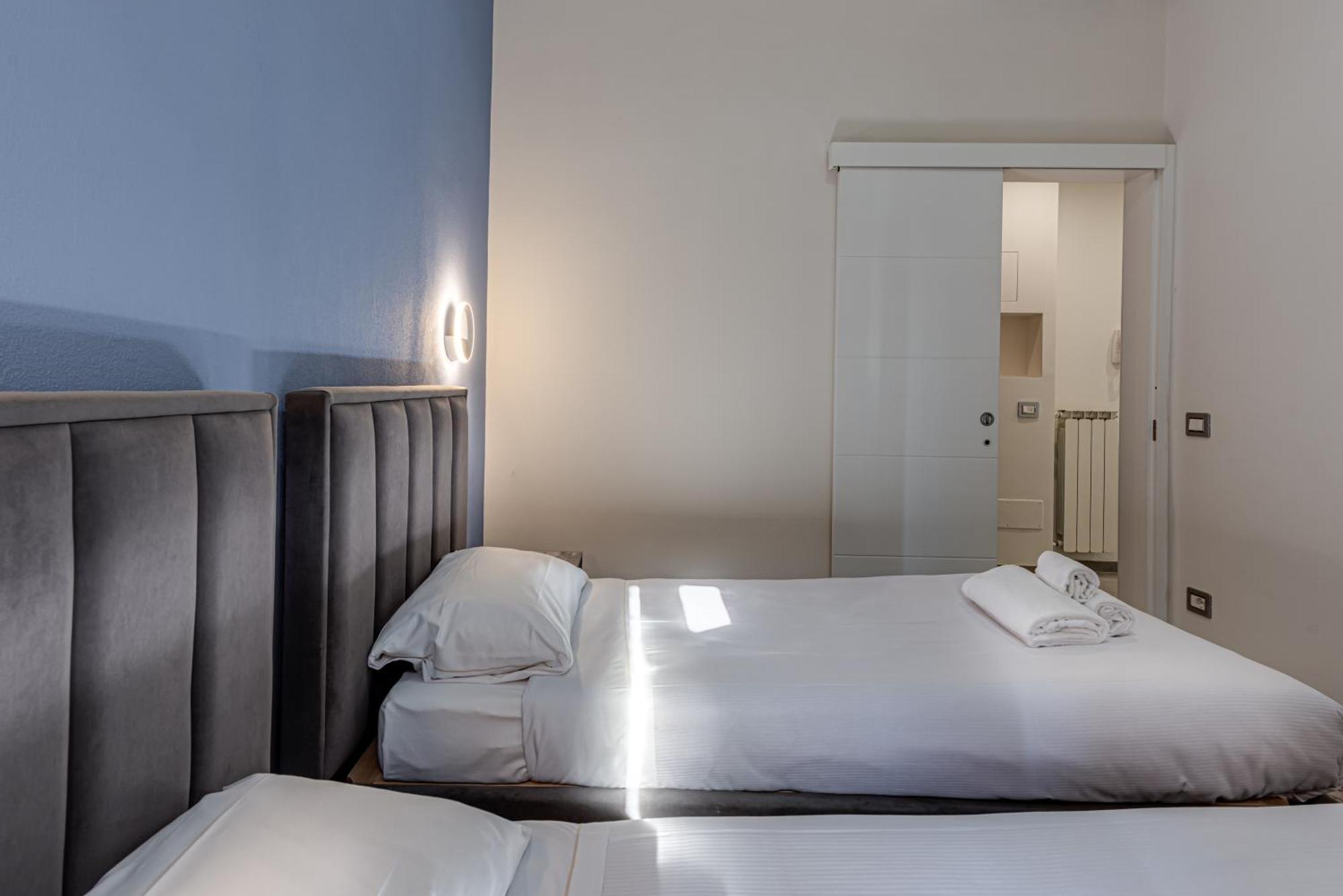 Gavin House - Sweet Dreams In Florence