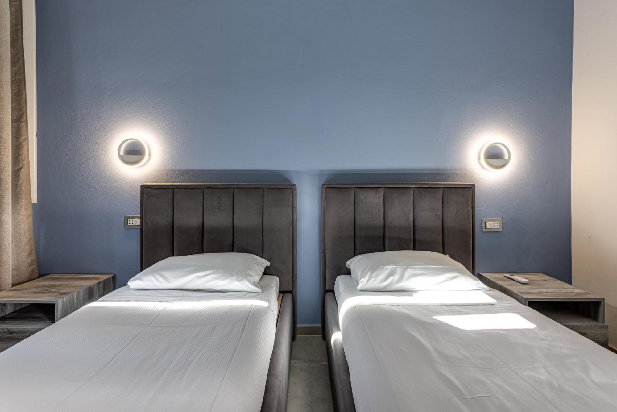 Gavin House - Sweet Dreams In Florence